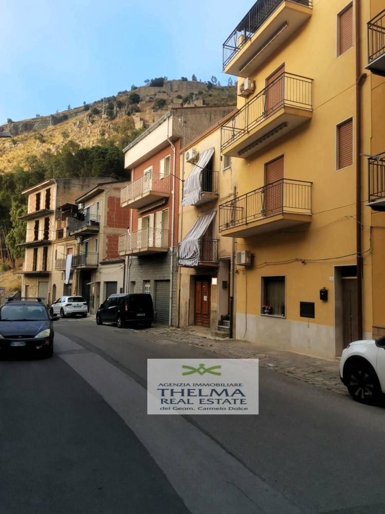 casa indipendente in vendita a Collesano
