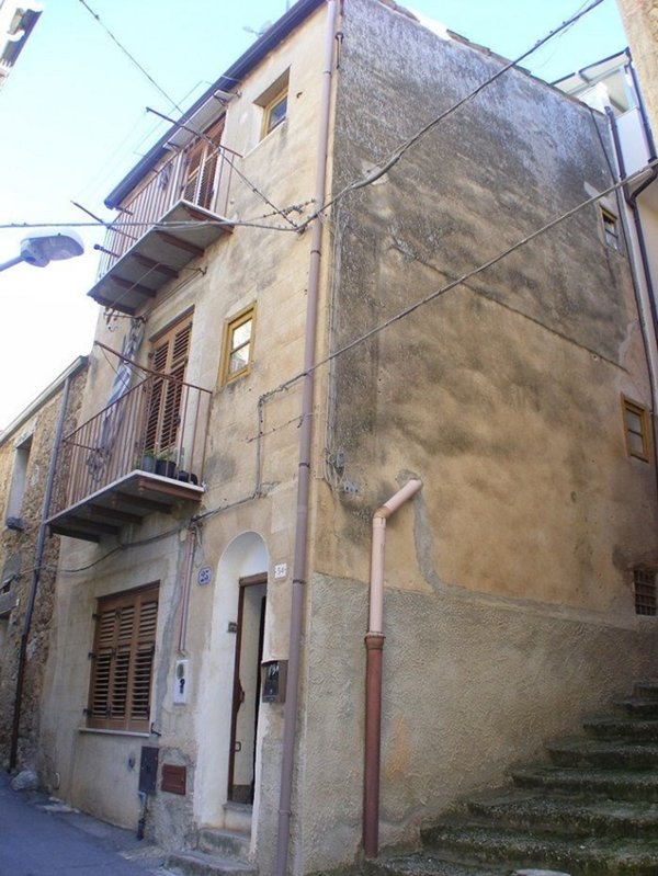 casa indipendente in vendita a Collesano