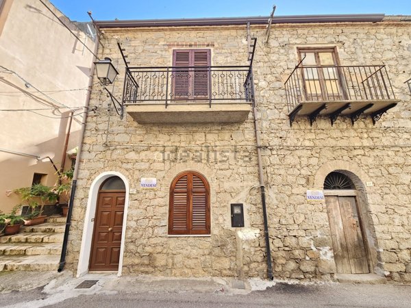 casa indipendente in vendita a Collesano