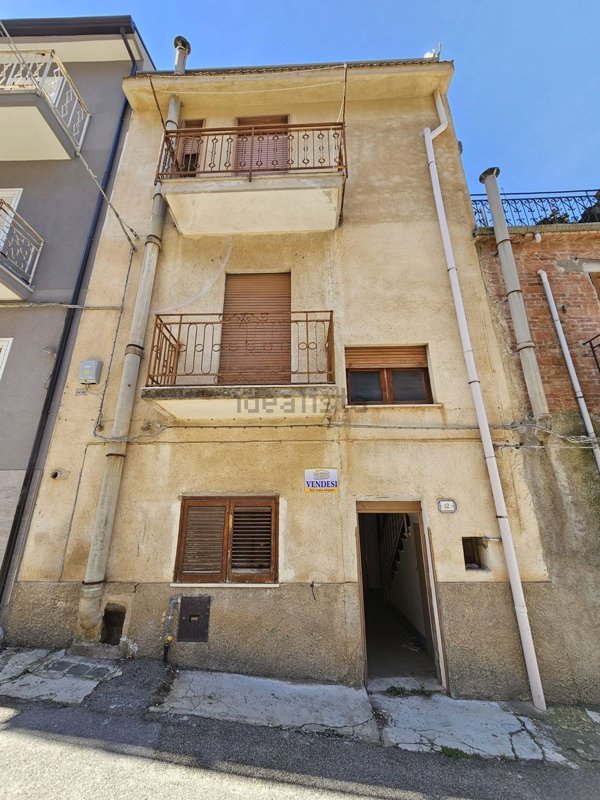 casa indipendente in vendita a Collesano