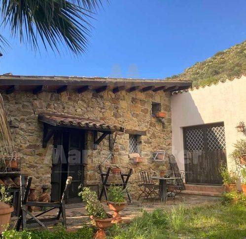 casa indipendente in vendita a Collesano
