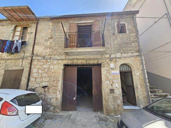 casa indipendente in vendita a Collesano