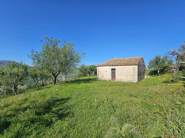 casa indipendente in vendita a Collesano