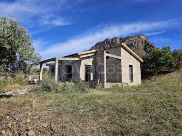 casa indipendente in vendita a Collesano