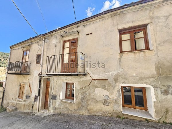 casa indipendente in vendita a Collesano