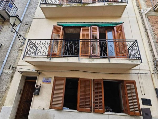 casa indipendente in vendita a Collesano