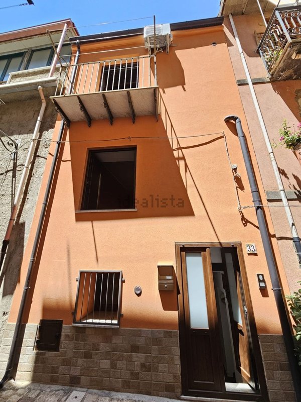 casa indipendente in vendita a Collesano