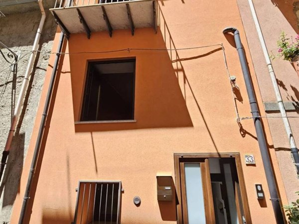 casa indipendente in vendita a Collesano