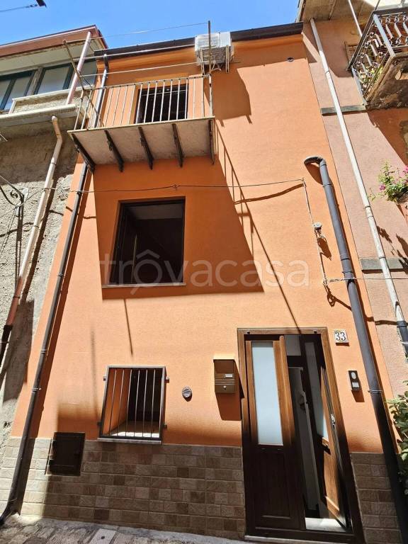 casa indipendente in vendita a Collesano