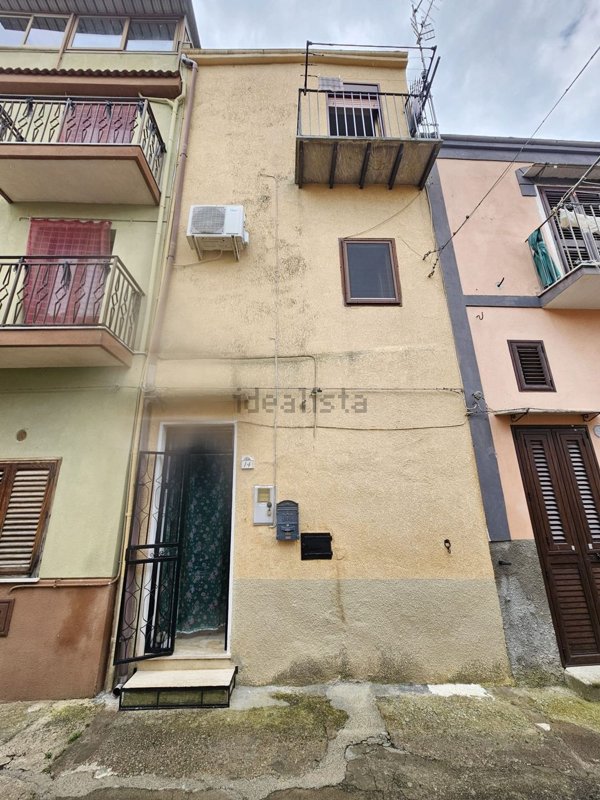 casa indipendente in vendita a Collesano