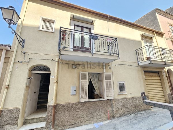 casa indipendente in vendita a Collesano