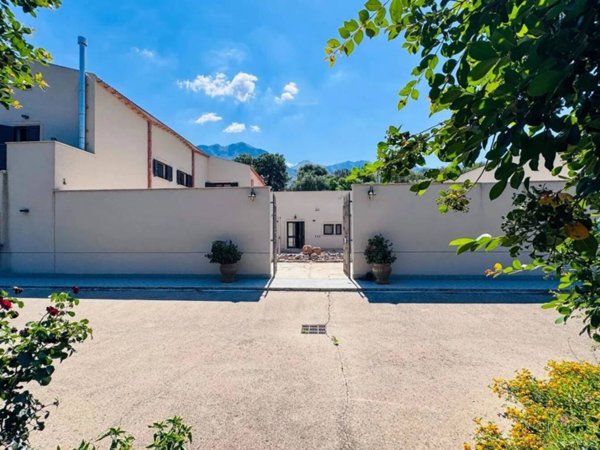 casa indipendente in vendita a Collesano