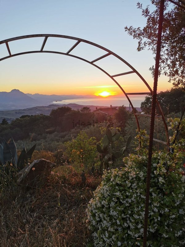 casa indipendente in vendita a Collesano