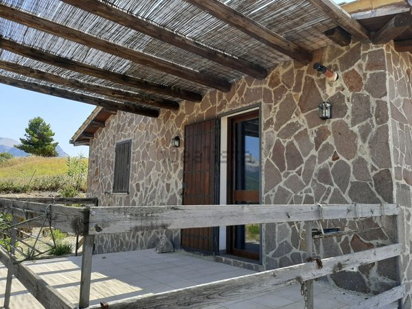 casa indipendente in vendita a Collesano