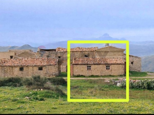 casa indipendente in vendita a Collesano