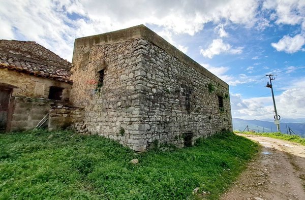 appartamento in vendita a Collesano