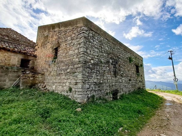 appartamento in vendita a Collesano