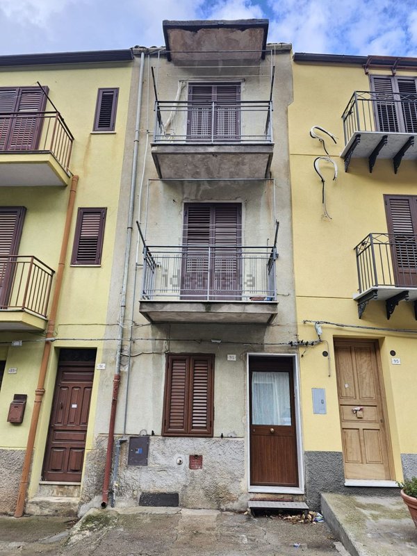 casa indipendente in vendita a Collesano