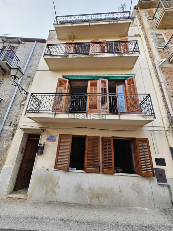 casa indipendente in vendita a Collesano