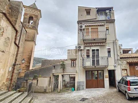 casa indipendente in vendita a Collesano