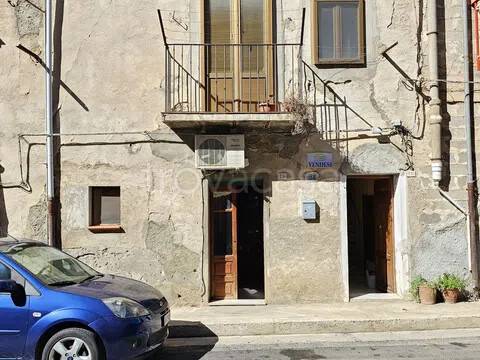casa indipendente in vendita a Collesano