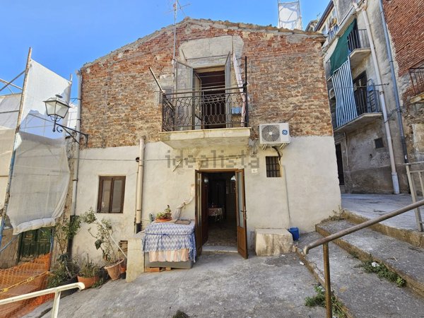 casa indipendente in vendita a Collesano