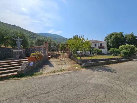 casa indipendente in vendita a Collesano