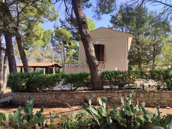 casa indipendente in vendita a Collesano