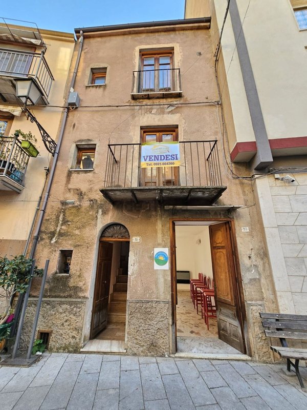 casa indipendente in vendita a Collesano