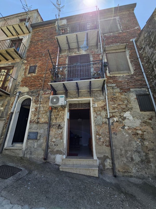 casa indipendente in vendita a Collesano