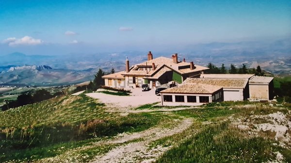 casa indipendente in vendita a Contessa Entellina