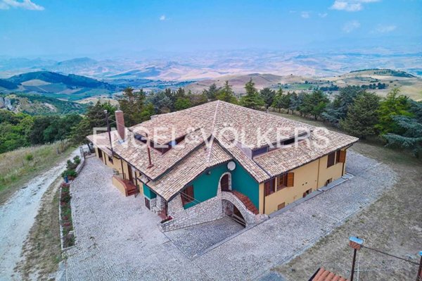 casa indipendente in vendita a Contessa Entellina