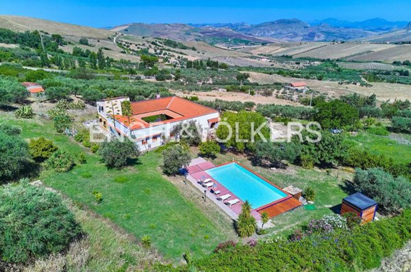 casa indipendente in vendita a Contessa Entellina