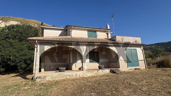 casale in vendita a Contessa Entellina