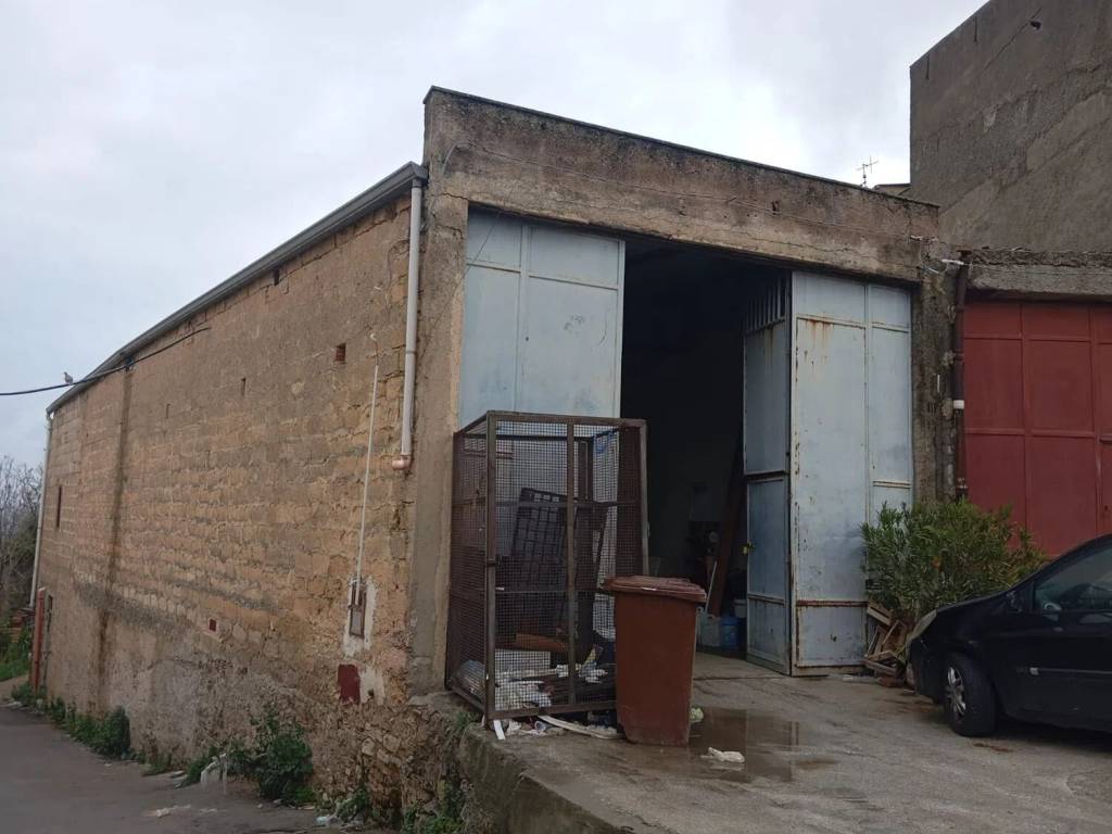 locale commerciale in vendita a Corleone