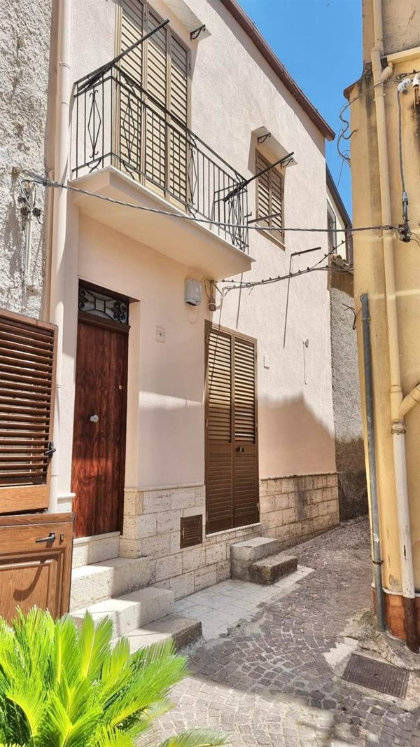 casa indipendente in vendita a Corleone