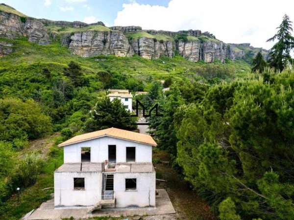 casa indipendente in vendita a Corleone