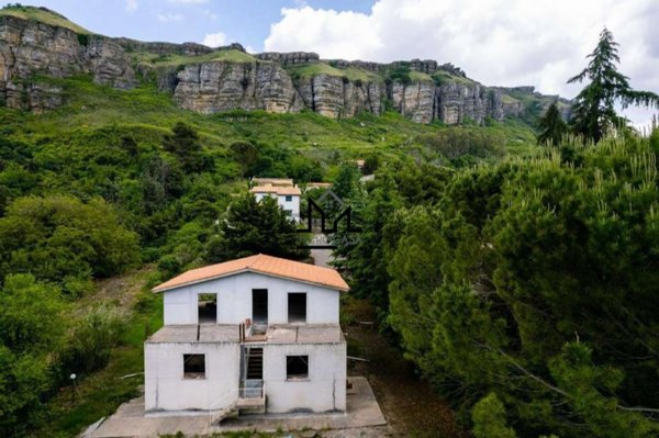 casa indipendente in vendita a Corleone