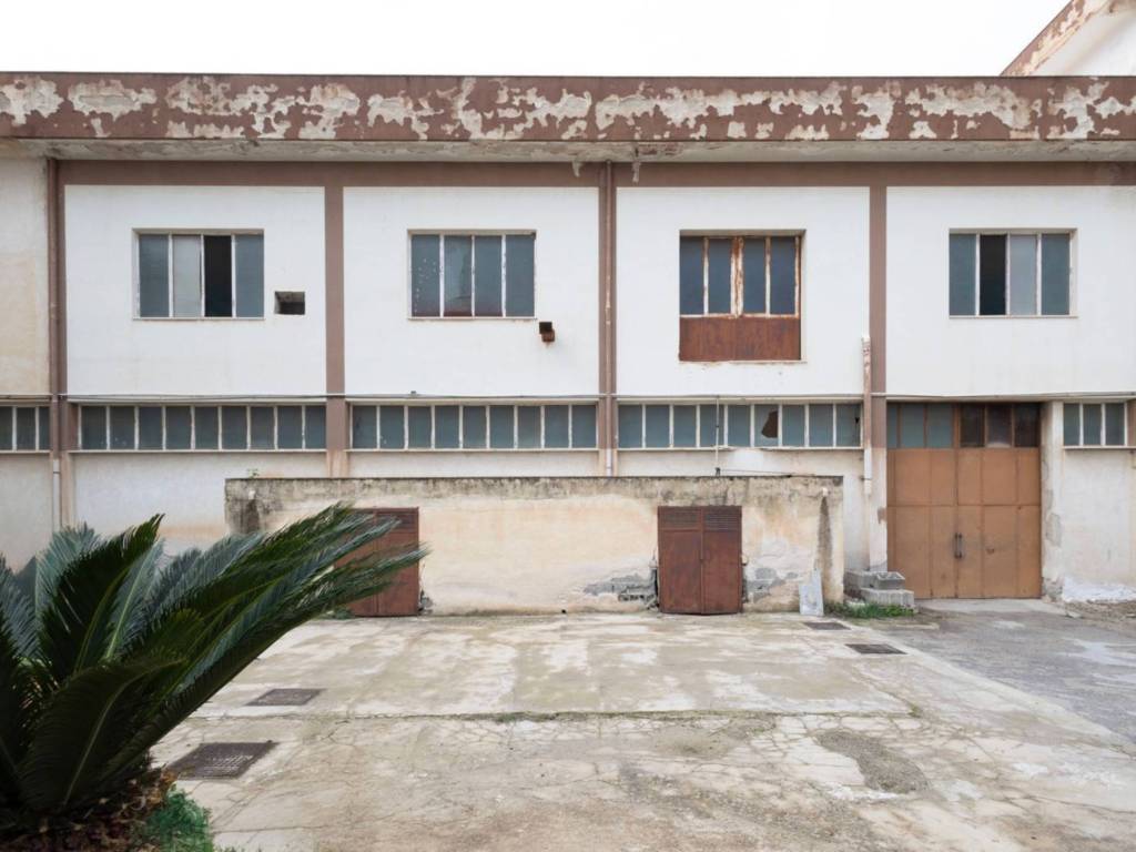 locale commerciale in vendita a Ficarazzi