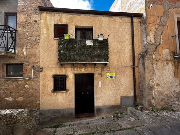 pentavano in vendita a Gangi