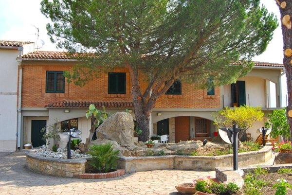 casa indipendente in vendita a Gangi