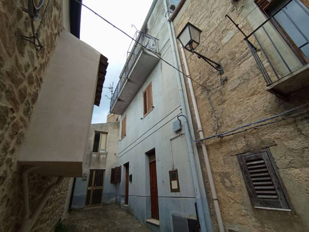 intera palazzina in vendita a Gangi