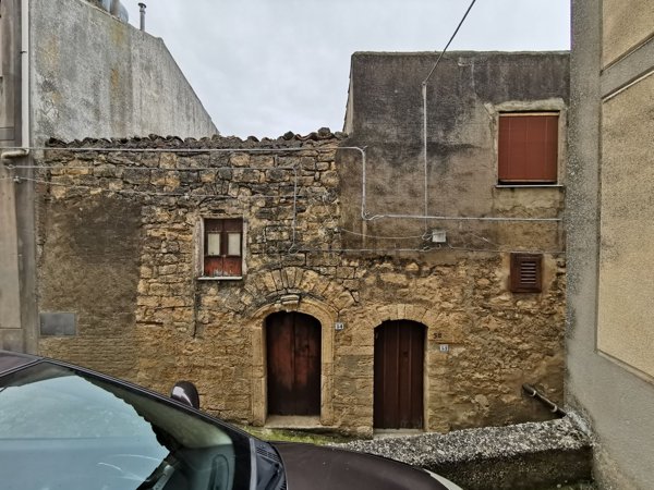 casa indipendente in vendita a Gangi