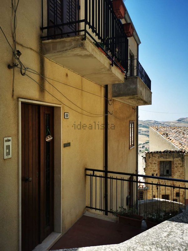 esavano in vendita a Gangi