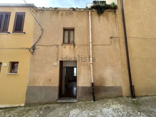 casa indipendente in vendita a Gangi