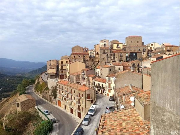 quadrivano in vendita a Geraci Siculo