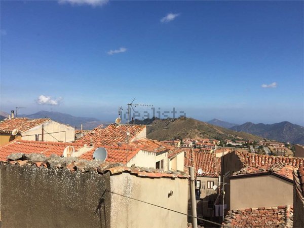 pentavano in vendita a Geraci Siculo