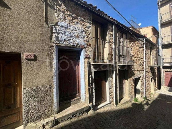 casa indipendente in vendita a Geraci Siculo