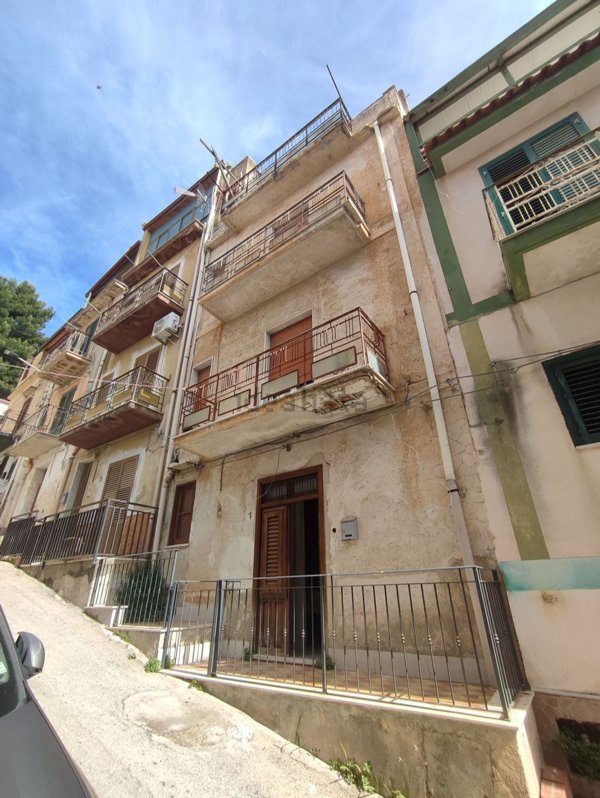 pentavano in vendita a Giardinello