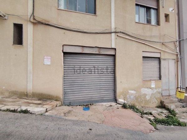 locale commerciale in vendita a Giardinello